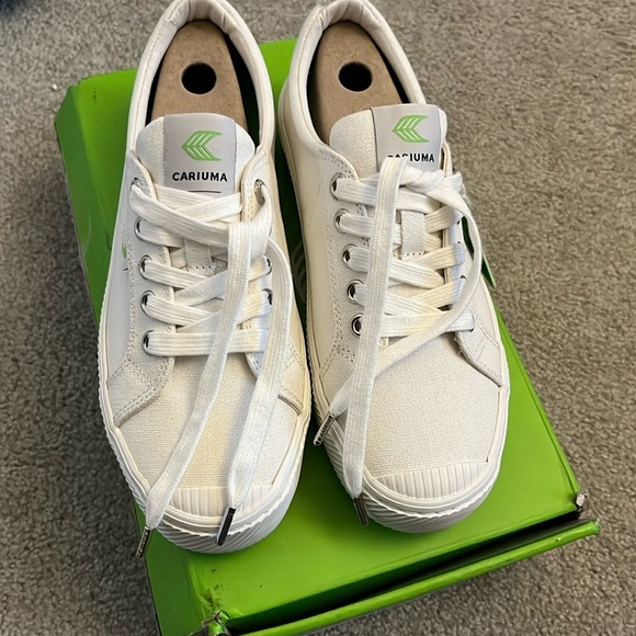 NIB Cariuma OCA Low Off-White Canvas Sneaker - Picture 11 of 16